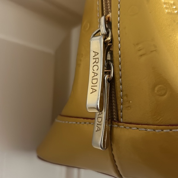 Arcadia Gold Purse - Picture 2 of 9